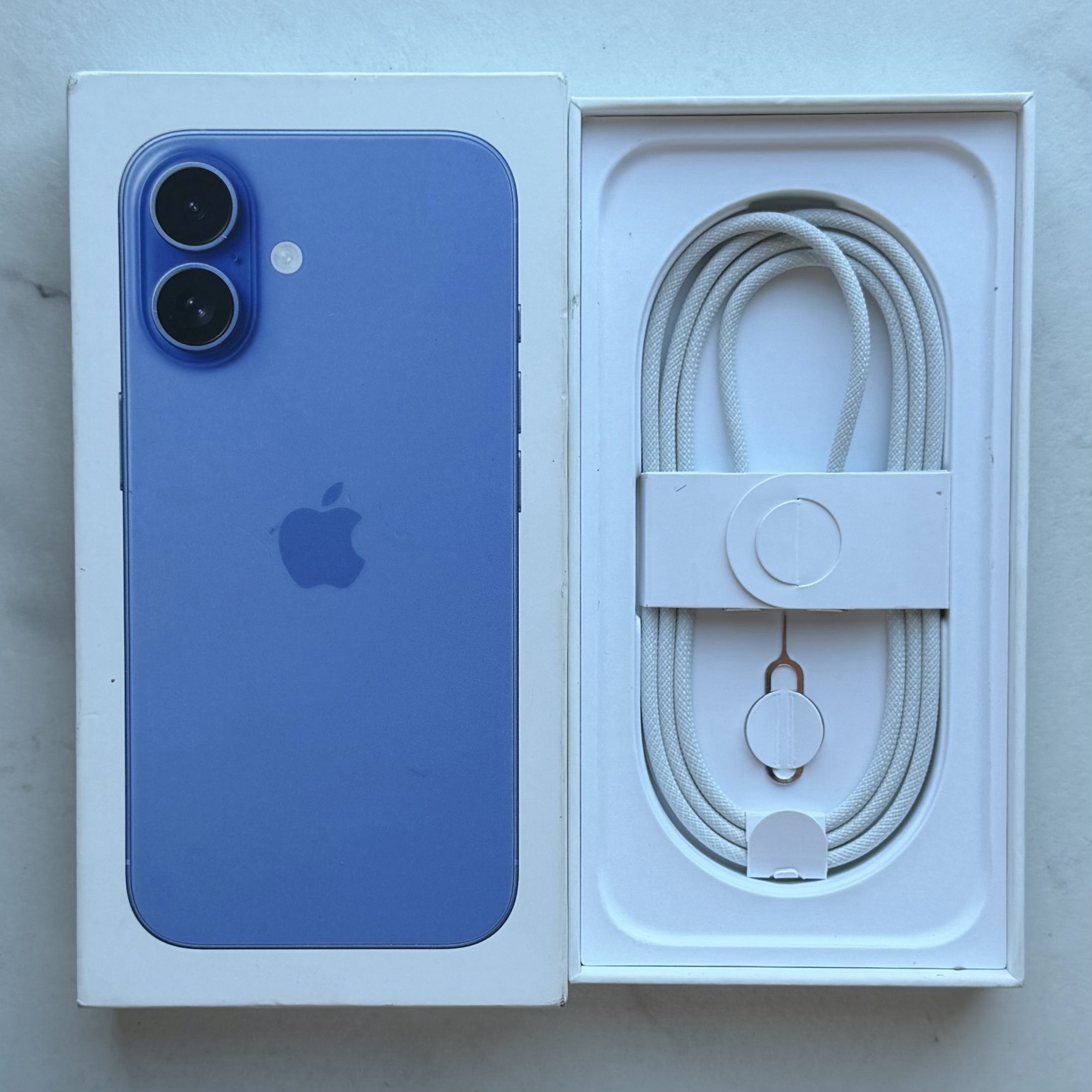 iPhone 16 128GB Unlocked (Excellent Condition) With Box & Charger - Image 5