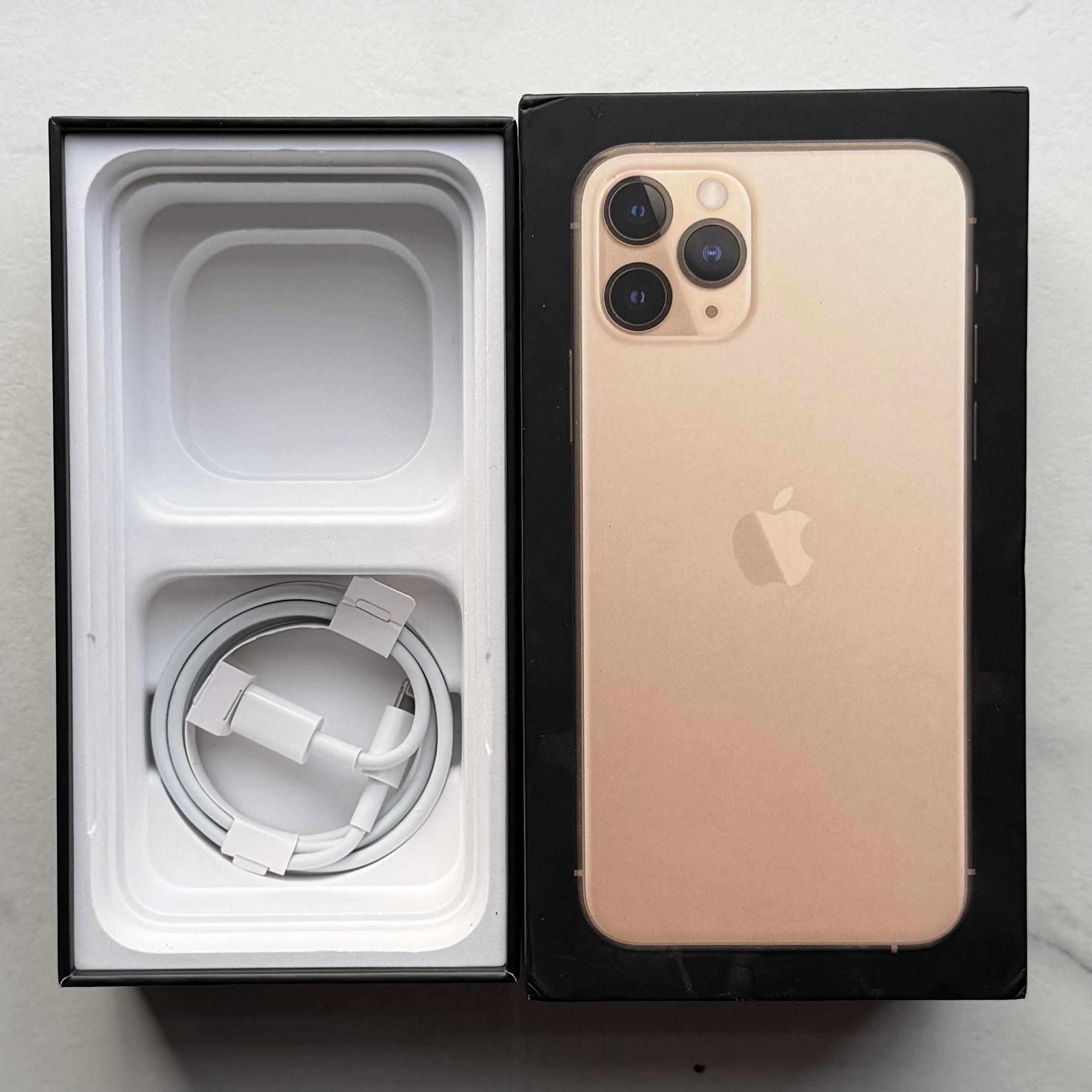 iPhone 11 Pro Max 64GB Unlocked (Good Condition) With Box & Charger - Image 6